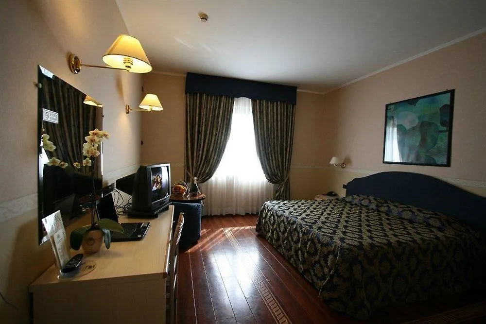 Hotel Ai Tigli Langhirano 3*,